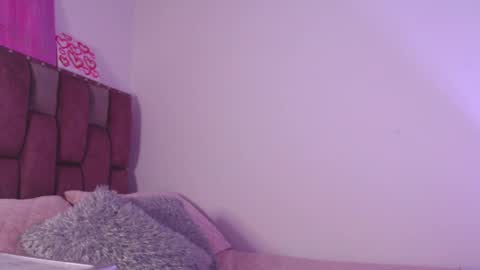 Snapshot of emily_w2 chatting on 02-18-25, 07:09 emily_w2 online show from 02-18-25, 07:09