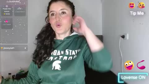 Snapshot of emily_white00 chatting on 10-18-25, 02:25 emily online show from 10-18-25, 02:25