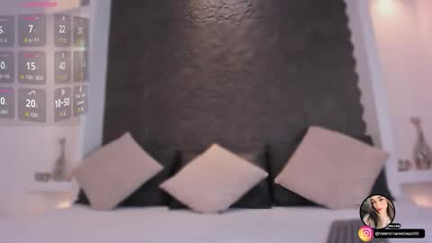 Snapshot of emilyallen_1 chatting on 10-24-25, 03:58 emilyallen_1 online show from 10-24-25, 03:58