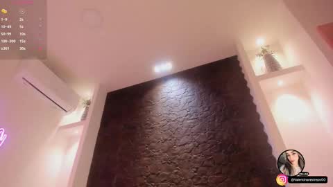 Snapshot of emilyallen_1 chatting on 12-15-25, 04:06 emilyallen_1 online show from 12-15-25, 04:06