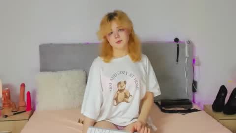 Baby Emelli online show from 11-24-25, 07:52