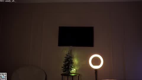 Snapshot of emilybatee chatting on 02-09-25, 05:54 emilybatee online show from 02-09-25, 05:54