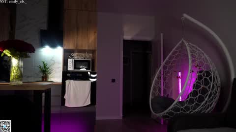 Snapshot of emilybatee chatting on 09-25-25, 06:33 emilybatee online show from 09-25-25, 06:33