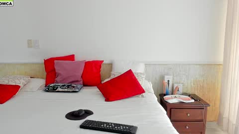 Snapshot of emilyboobs_ chatting on 01-02-25, 02:46 Emily online show from 01-02-25, 02:46