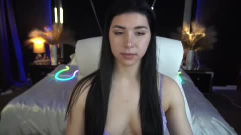 Emy online show from 11-18-25, 06:07