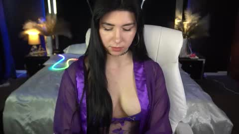 Emy online show from 11-22-25, 07:29