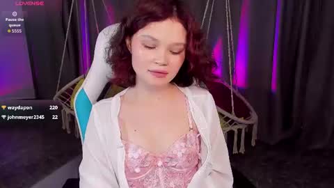 Snapshot of emilychaves chatting on 07-28-26, 11:17 Emilyhaves online show from 07-28-26, 11:17