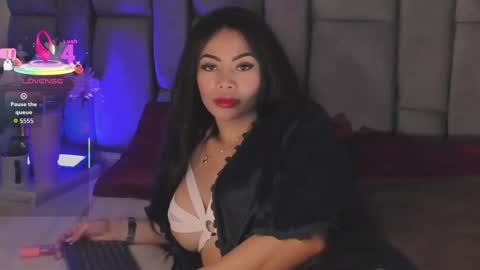 Snapshot of emilyflame chatting on 10-17-25, 12:30 Emily Flame online show from 10-17-25, 12:30