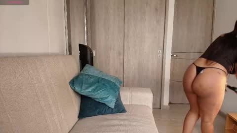 Snapshot of emilyguss chatting on 12-03-25, 02:04 Emily online show from 12-03-25, 02:04