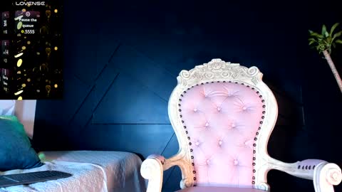 Emily online show from 12-19-24, 11:18