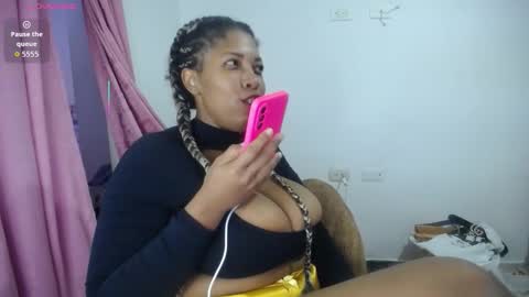 Snapshot of emilyhines__ chatting on 11-14-25, 11:24 Emilyhines online show from 11-14-25, 11:24