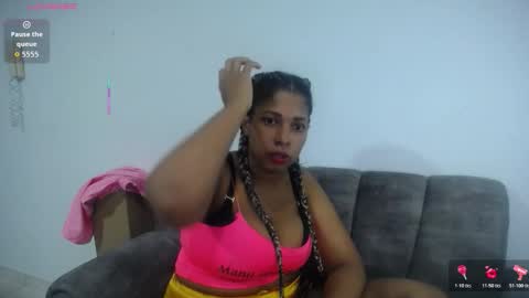 Snapshot of emilyhines__ chatting on 11-17-25, 01:00 Emilyhines online show from 11-17-25, 01:00