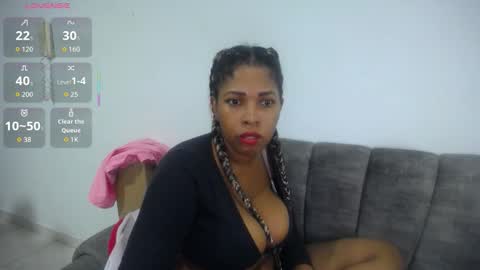 Snapshot of emilyhines__ chatting on 11-18-25, 01:22 Emilyhines online show from 11-18-25, 01:22