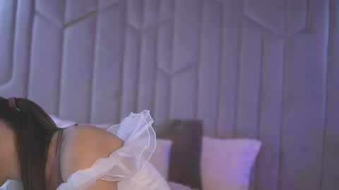 Emily online show from 01-06-25, 01:19