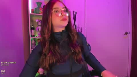 Snapshot of emilykarterr chatting on 12-27-24, 04:10 VALEEEN online show from 12-27-24, 04:10