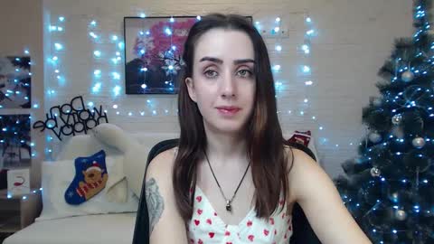 Snapshot of emilylayer chatting on 12-14-24, 01:28 Emyli online show from 12-14-24, 01:28