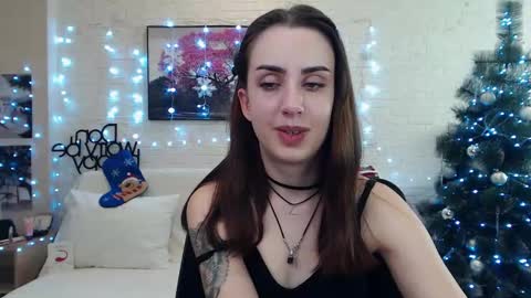 Snapshot of emilylayer chatting on 12-18-24, 10:13 Emyli online show from 12-18-24, 10:13