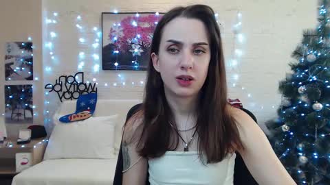 Snapshot of emilylayer chatting on 12-23-24, 08:47 Emyli online show from 12-23-24, 08:47