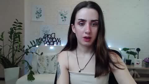 Snapshot of emilylayer chatting on 01-10-25, 12:27 Emyli online show from 01-10-25, 12:27