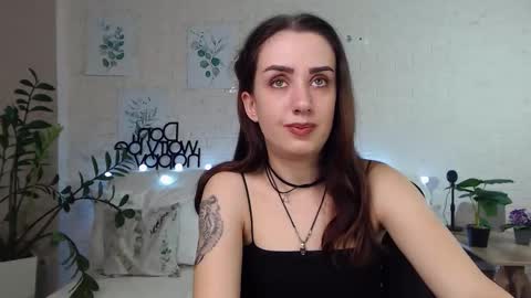 Snapshot of emilylayer chatting on 01-18-25, 09:24 Emyli online show from 01-18-25, 09:24