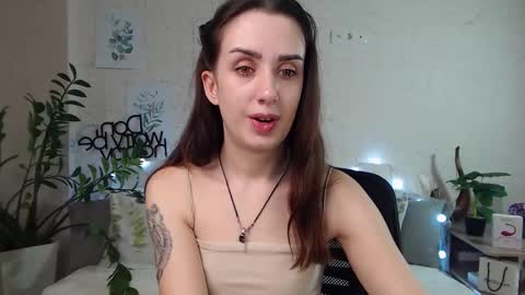 Snapshot of emilylayer chatting on 02-04-25, 03:11 Emyli online show from 02-04-25, 03:11
