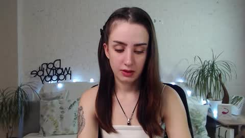 Snapshot of emilylayer chatting on 02-08-25, 09:04 Emyli online show from 02-08-25, 09:04