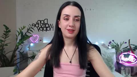 Snapshot of emilylayer chatting on 02-14-25, 12:51 Emyli online show from 02-14-25, 12:51