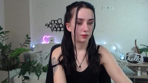 Snapshot of emilylayer chatting on 02-22-25, 09:04 Emyli online show from 02-22-25, 09:04
