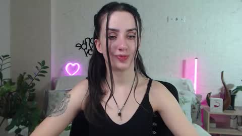 Snapshot of emilylayer chatting on 03-03-25, 09:59 Emyli online show from 03-03-25, 09:59