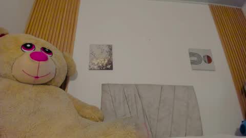 EMI online show from 04-15-26, 05:53