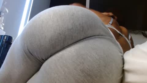 emily monrro online show from 09-24-25, 02:15