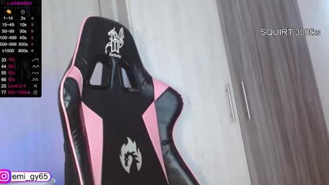 Emilyn online show from 11-26-25, 04:19