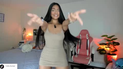 Snapshot of emilyn_keatting chatting on 09-14-25, 02:44 Em online show from 09-14-25, 02:44