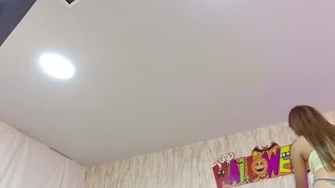 Snapshot of emilyparker__ chatting on 10-07-25, 10:29 My IG - EmilyParker   online show from 10-07-25, 10:29