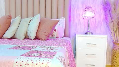 My IG - EmilyParker   online show from 11-17-25, 05:41