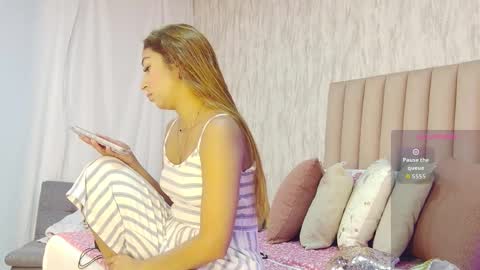 My IG - EmilyParker   online show from 11-21-25, 04:49