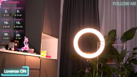 Emily online show from 11-27-25, 02:24