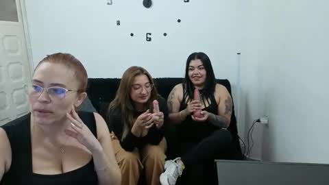 emily  friends online show from 12-05-25, 06:44