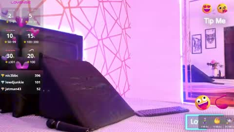         online show from 02-10-25, 03:35