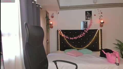 Snapshot of emilyrousex chatting on 03-09-25, 04:33 emilyrousex online show from 03-09-25, 04:33