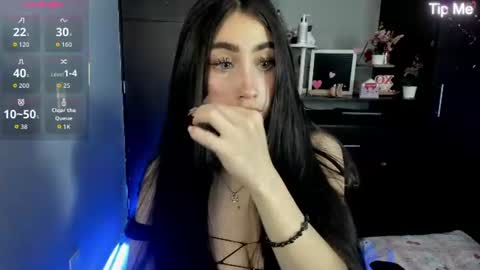 Snapshot of emilytafur chatting on 06-19-26, 12:04 Emy online show from 06-19-26, 12:04