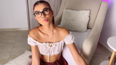 Emily online show from 09-10-25, 03:56