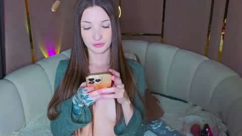 Snapshot of emilytrays chatting on 06-20-26, 08:06 Emily wish-list online show from 06-20-26, 08:06