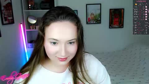 Snapshot of emilyxgrasez chatting on 01-09-26, 02:03 Emily online show from 01-09-26, 02:03