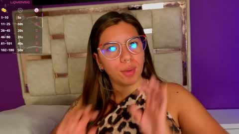 emilyy_cooperr online show from 04-01-26, 12:17