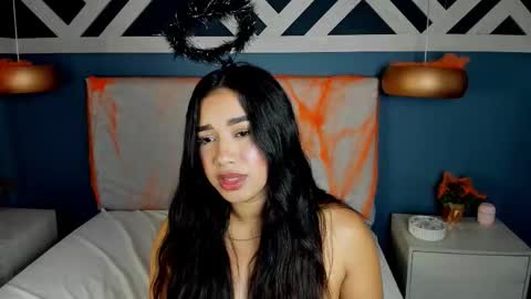 Emily  online show from 10-25-25, 09:17