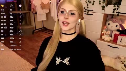 emimiy online show from 10-08-25, 08:23