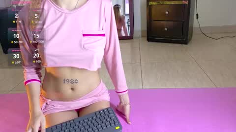 Snapshot of emiryann chatting on 10-10-25, 12:31 Eimy online show from 10-10-25, 12:31
