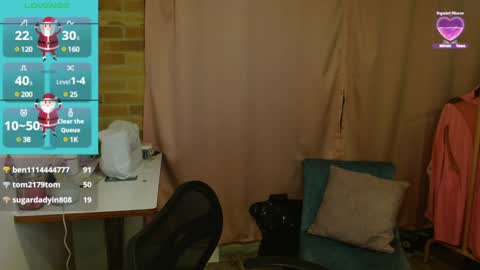 Snapshot of emitaa17228 chatting on 12-16-24, 01:53 emma online show from 12-16-24, 01:53