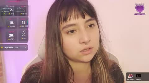 Snapshot of emitaa17228 chatting on 10-28-25, 08:33 emma online show from 10-28-25, 08:33